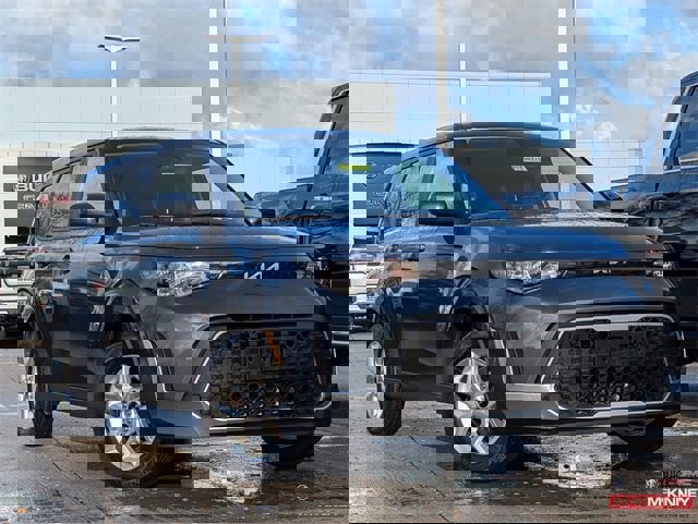 Used 2023 Kia Soul LX w/ LX Technology Package image 1