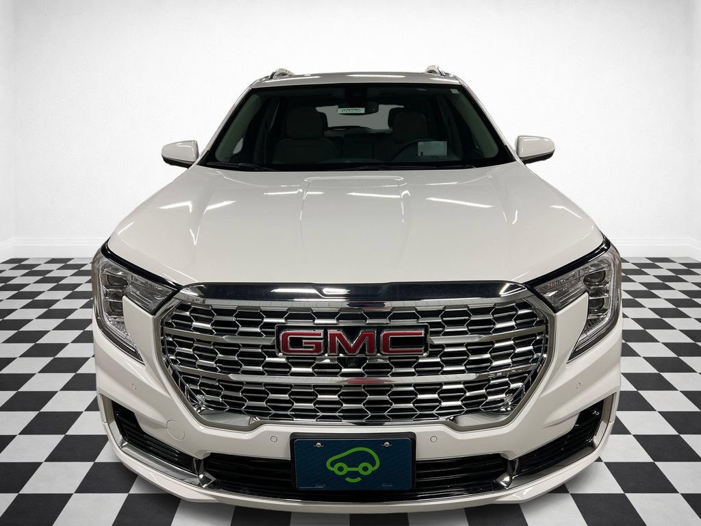 Certified 2024 GMC Terrain Denali w/ Denali Premium Package AWD/4WD image 4