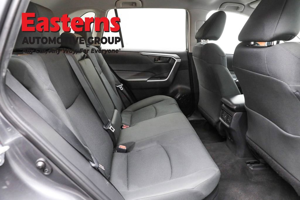 Used 2021 Toyota RAV4 LE image 23