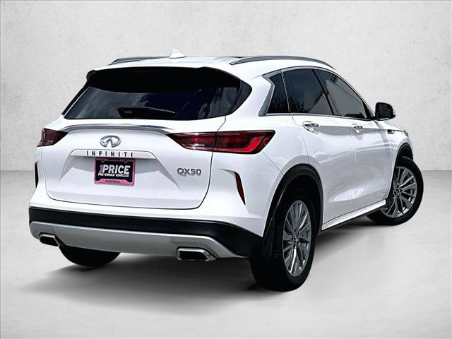 Used 2023 INFINITI QX50 Luxe FWD image 2