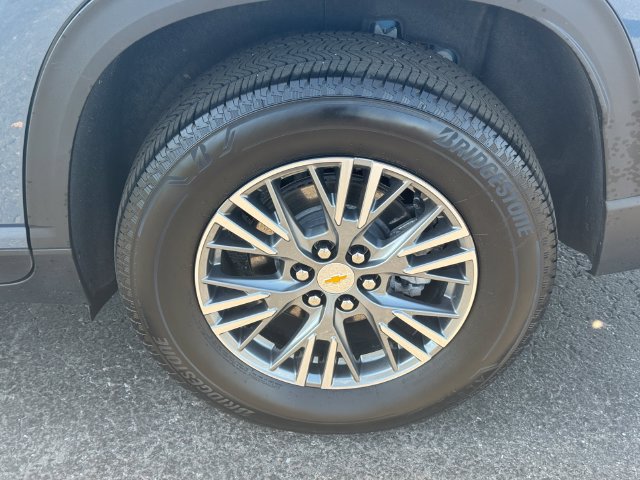 Used 2025 Chevrolet Traverse LT w/ LPO, Floor Liner Package AWD/4WD image 11