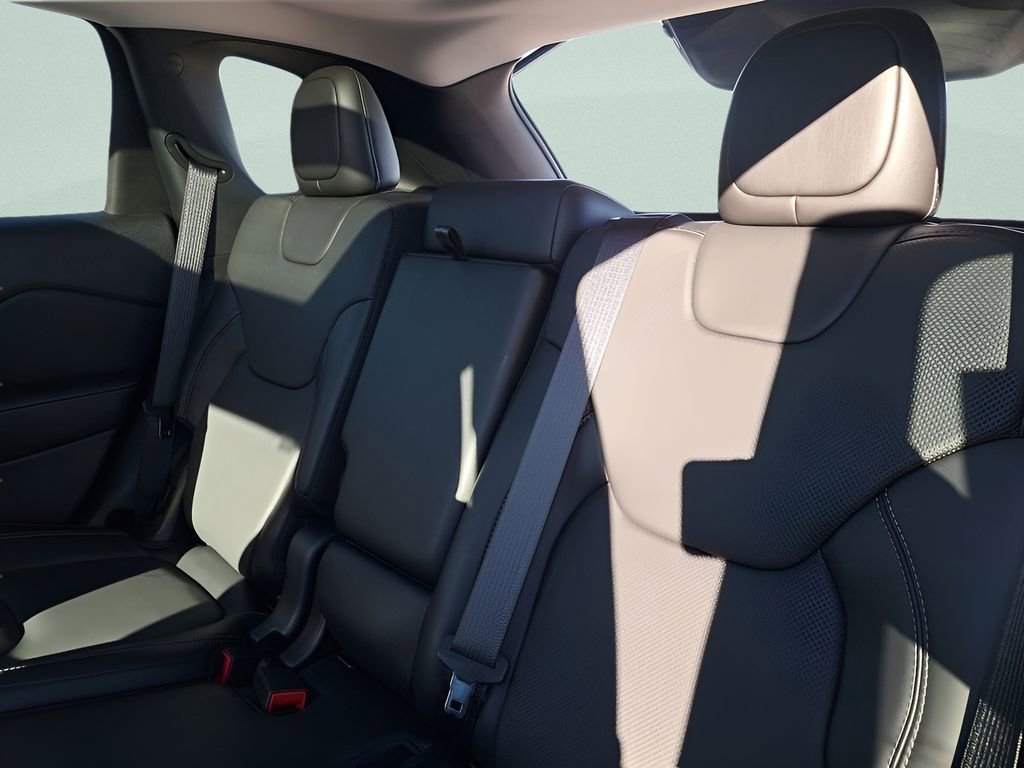 Used 2021 Jeep Cherokee Limited w/ Elite Package image 14