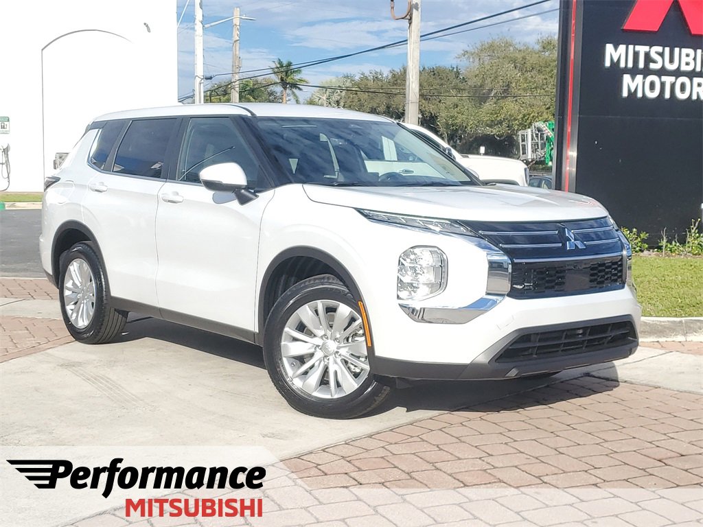 New 2026 Mitsubishi Outlander ES