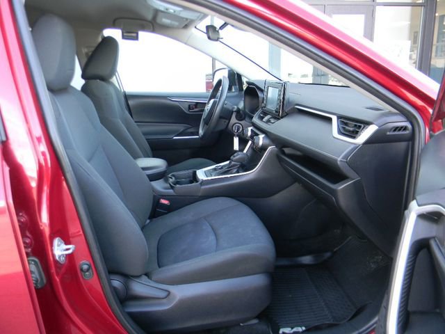 Used 2020 Toyota RAV4 LE w/ All Weather Liner Package AWD/4WD image 25