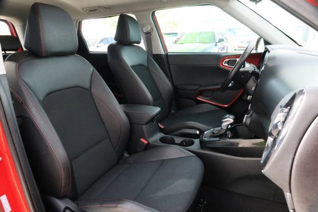 Used 2025 Kia Soul GT-Line image 29
