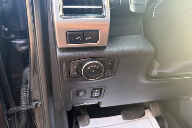 Used 2019 Ford F250 Platinum w/ Platinum Ultimate Package AWD/4WD image 16