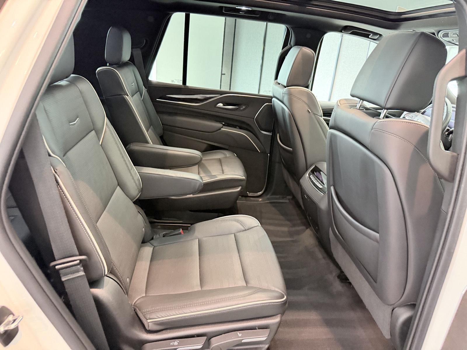 Used 2022 Cadillac Escalade Sport w/ Touring Package AWD/4WD image 29