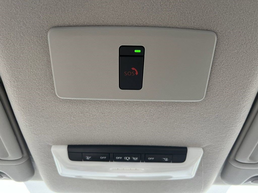 Certified 2025 Nissan Versa SR w/ Trunk Package FWD image 26