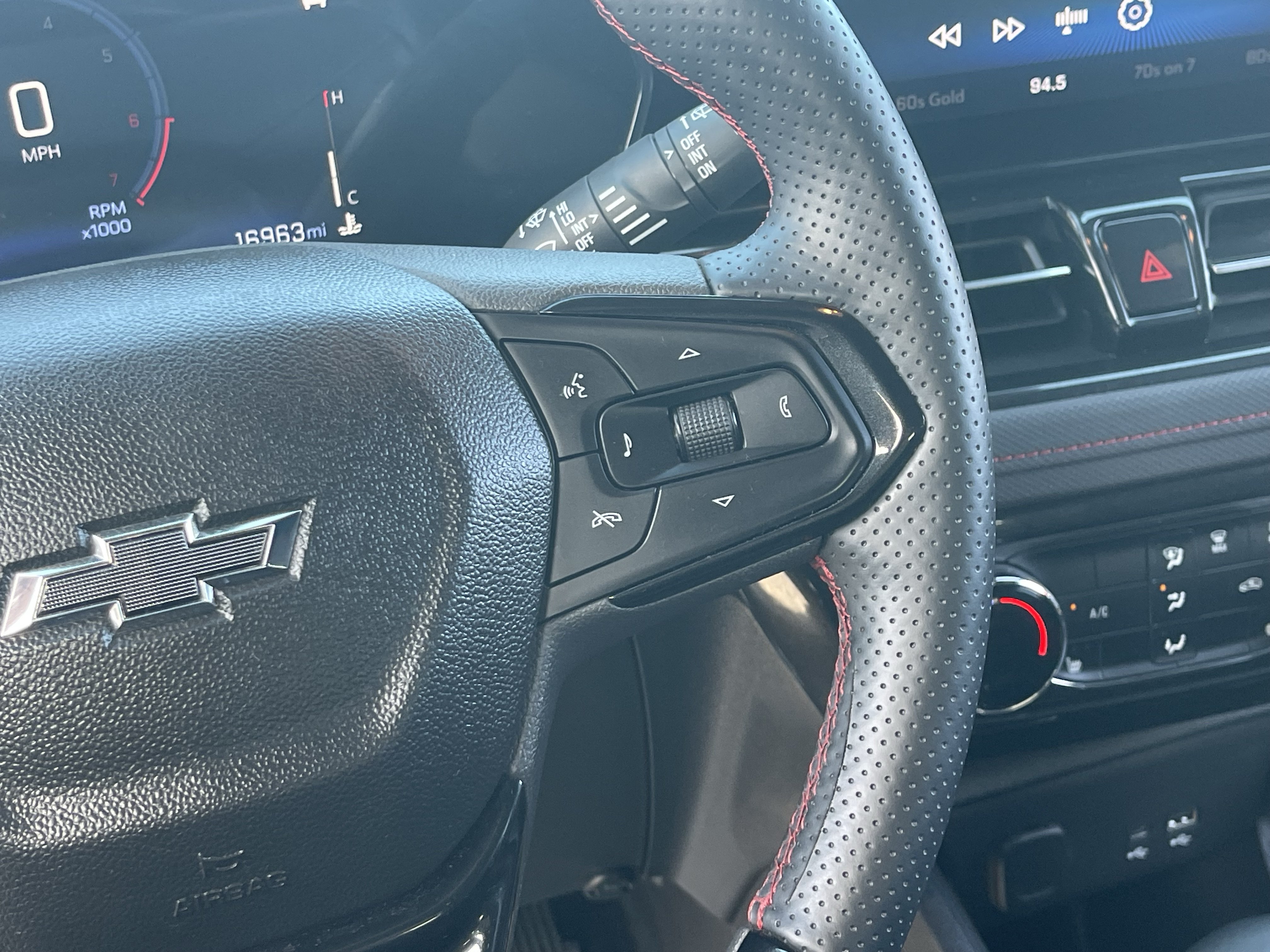 Used 2025 Chevrolet TrailBlazer RS FWD image 25