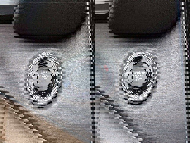 New 2025 Jeep Grand Cherokee Limited w/ Luxury Tech Group II image 30