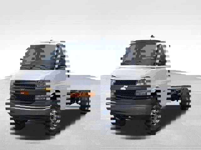 New 2026 Chevrolet Express 4500 w/ Power Convenience Package image 6