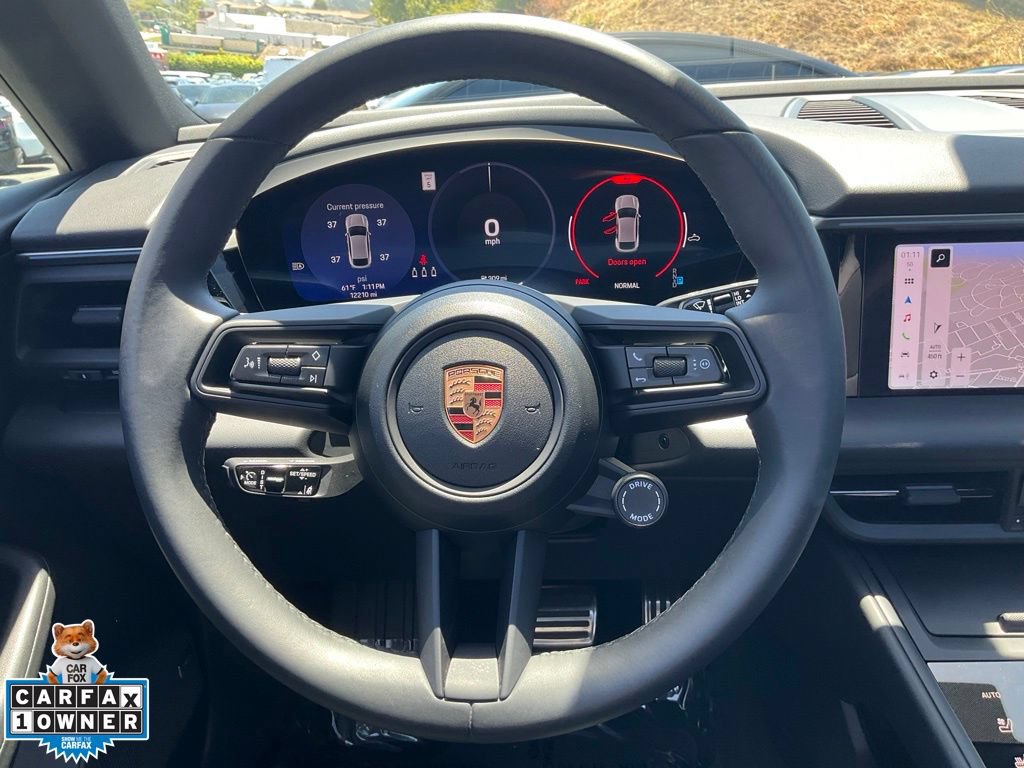 Used 2025 Porsche Macan 4S Electric AWD/4WD image 38
