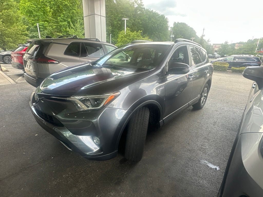 Used 2017 Toyota RAV4 XLE w/ Carpet Mat Package AWD/4WD image 1