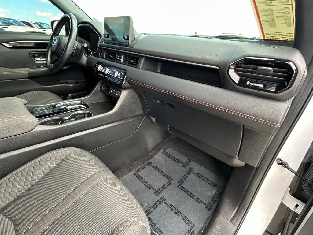 Used 2023 Honda Pilot Sport image 31