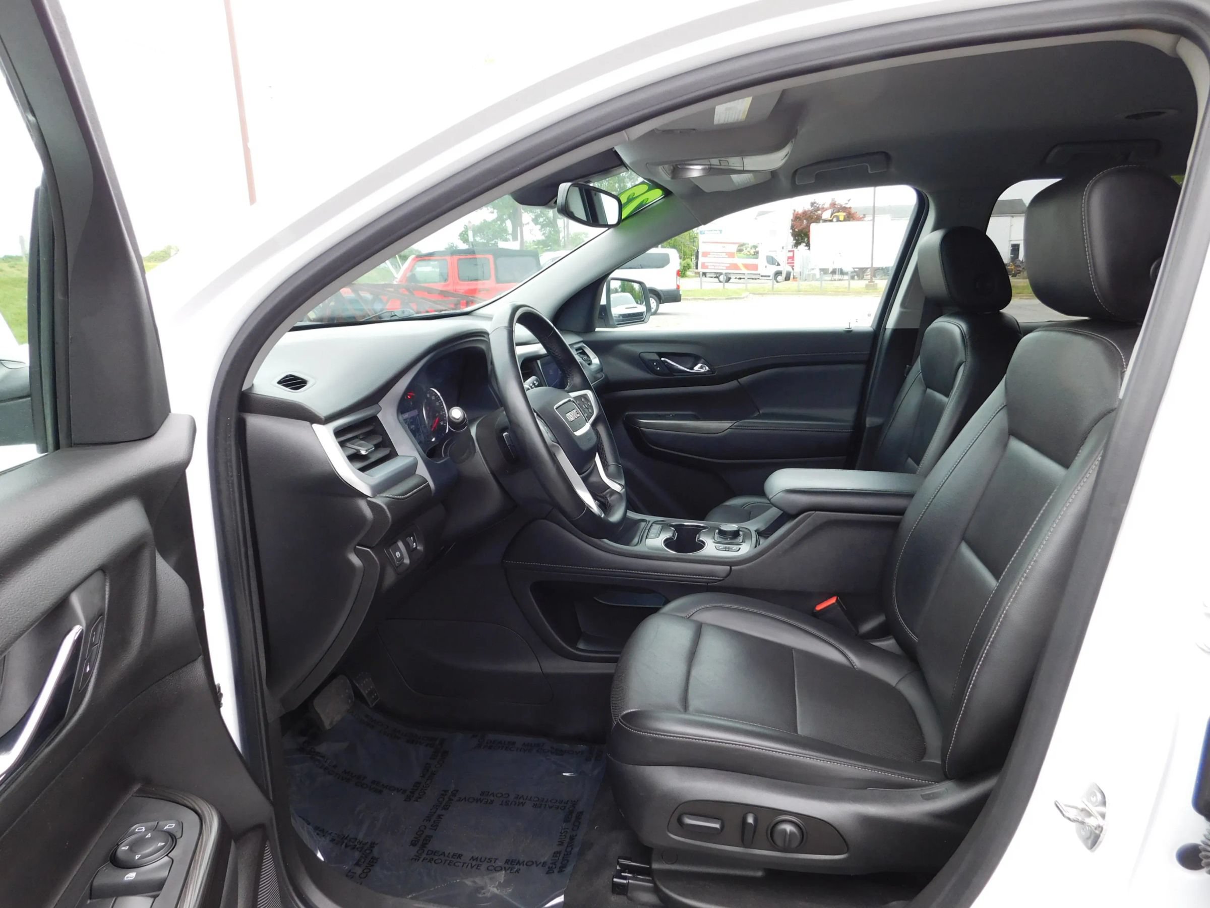 Used 2023 GMC Acadia SLT FWD image 16