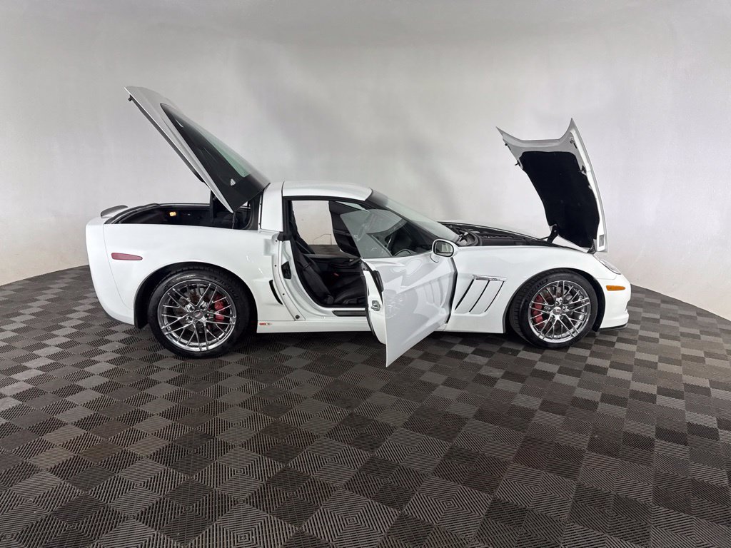 Used 2012 Chevrolet Corvette Grand Sport w/ 3LT Preferred Equipment Group RWD image 21