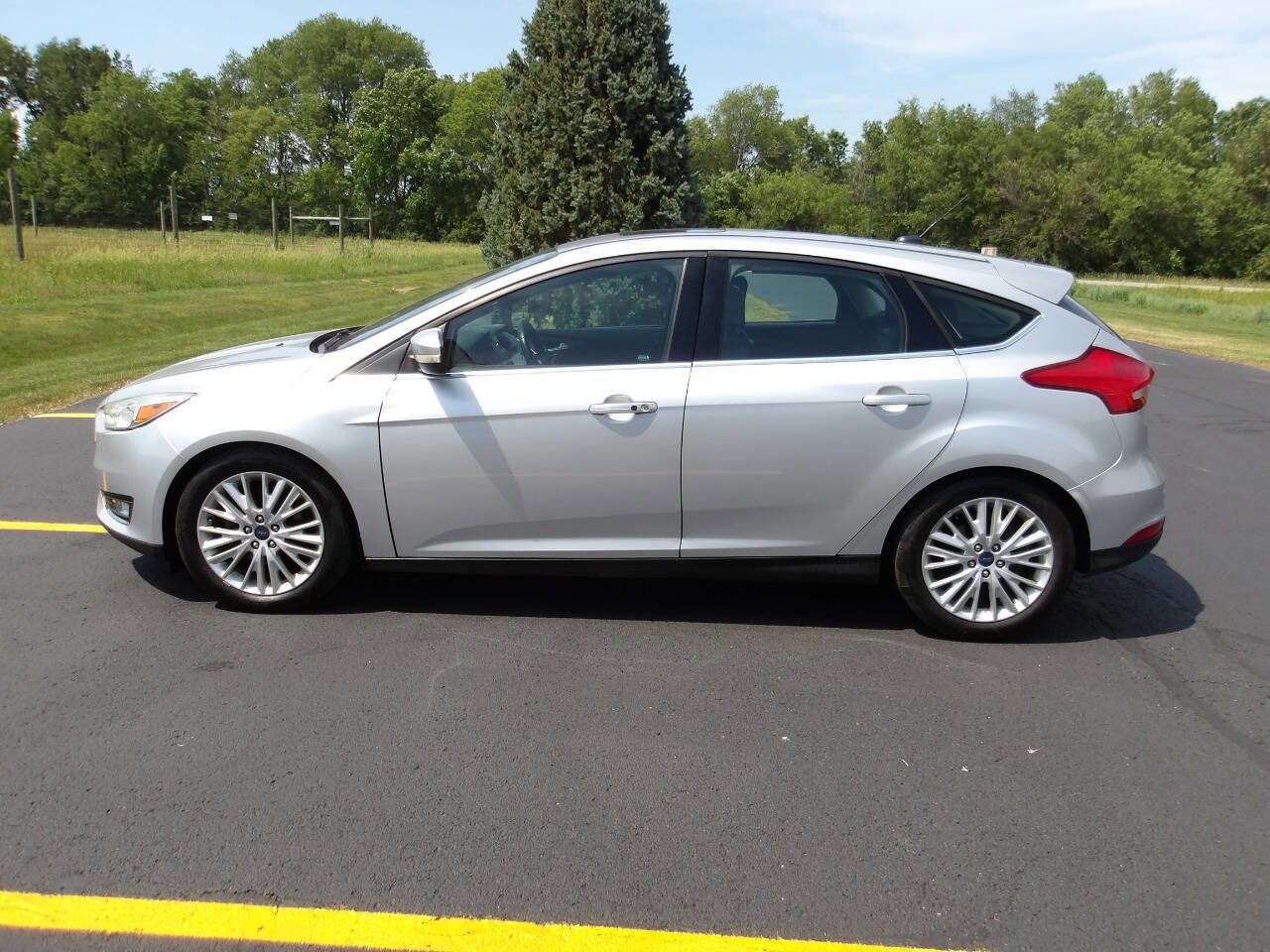 Used 2015 Ford Focus Titanium FWD image 10