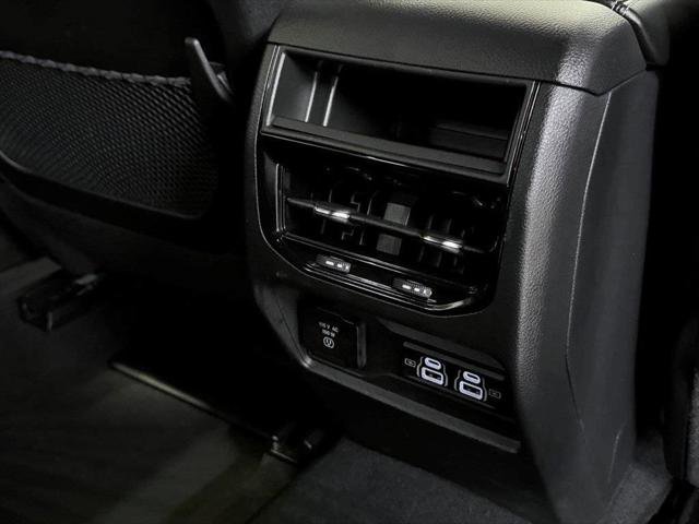 Certified 2024 Jeep Grand Cherokee Altitude image 19