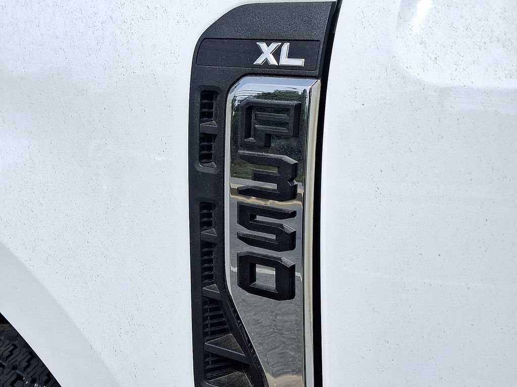 New 2026 Ford F350 XL w/ XL Chrome Package AWD/4WD image 11