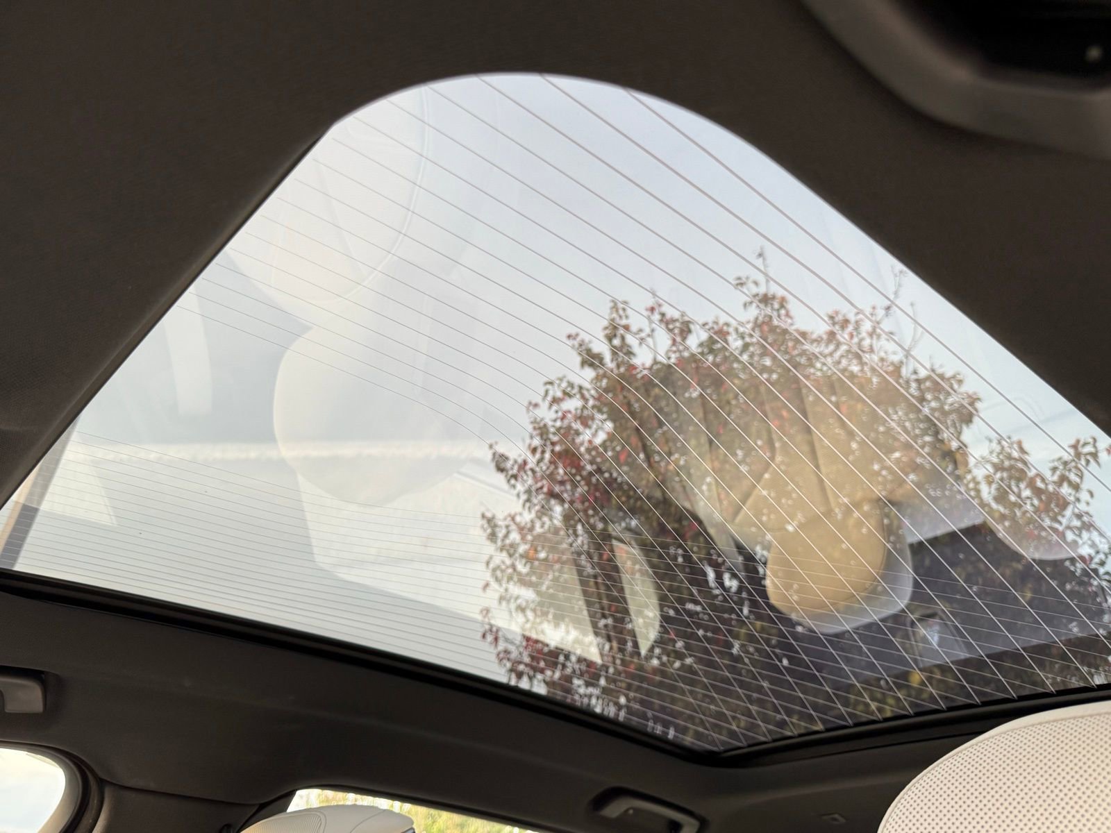 Used 2025 BMW 760i xDrive image 25