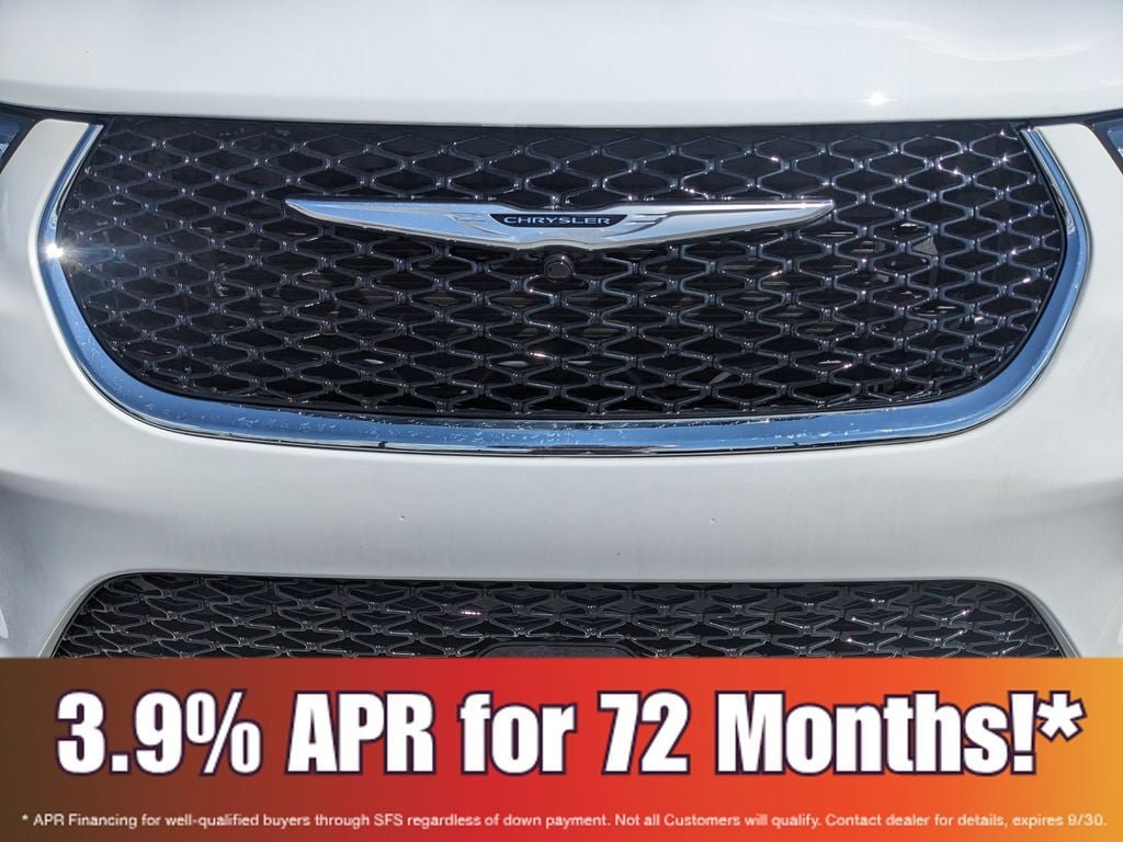 New 2026 Chrysler Pacifica Select FWD image 3