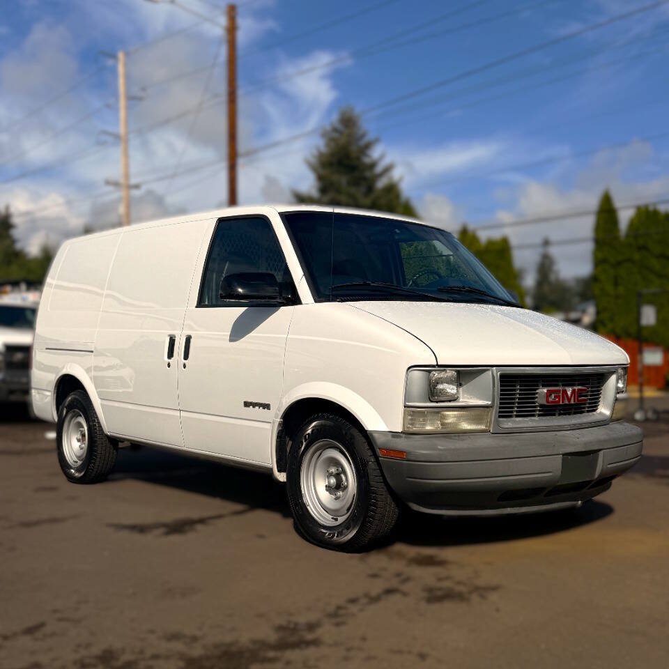 Used 2000 GMC Safari RWD image 29