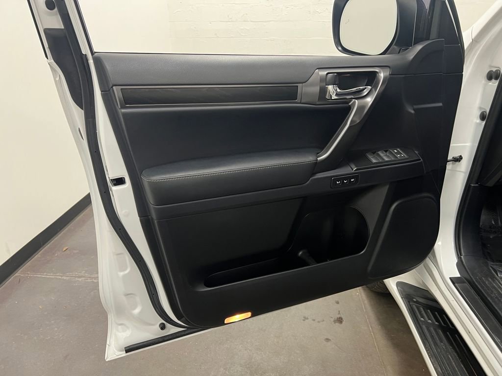Used 2023 Lexus GX 460 w/ Black Line Special Edition image 12