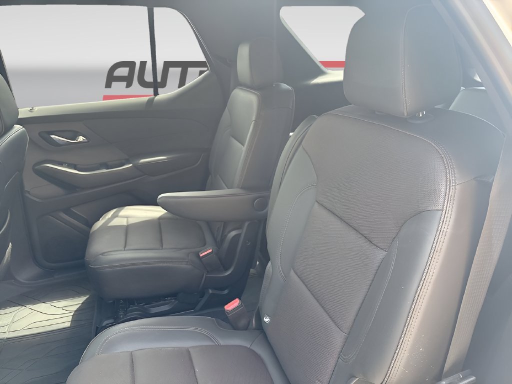 Used 2023 Chevrolet Traverse High Country w/ LPO, Floor Liner Package FWD image 26