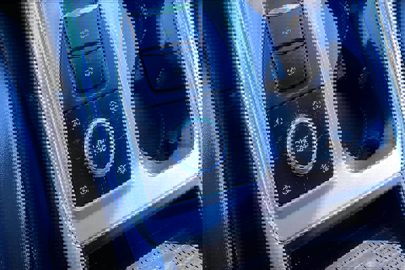 Used 2020 Ford Explorer Platinum w/ Premium Technology Package image 61