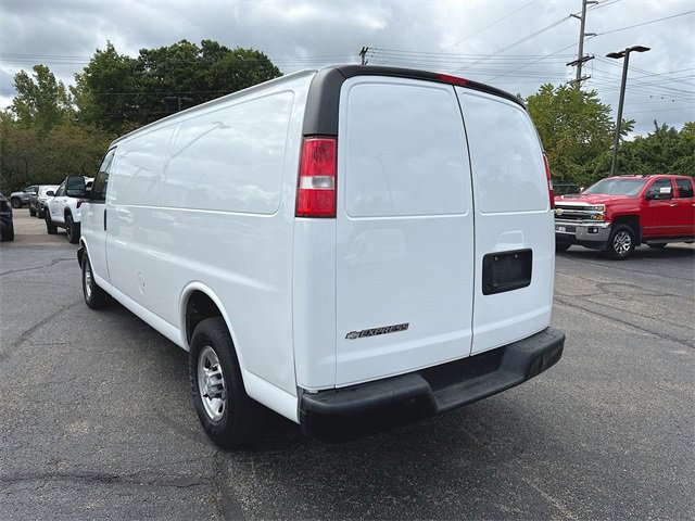 Used 2019 Chevrolet Express 3500 Extended w/ Driver Convenience Package image 3
