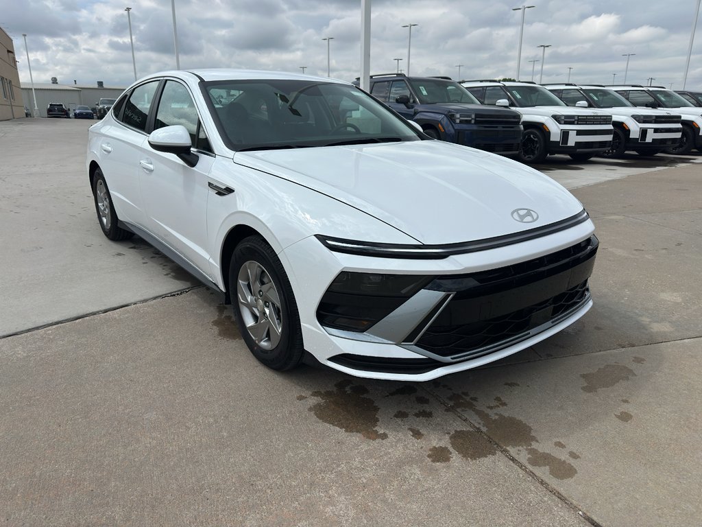 New 2026 Hyundai Sonata SE FWD image 2