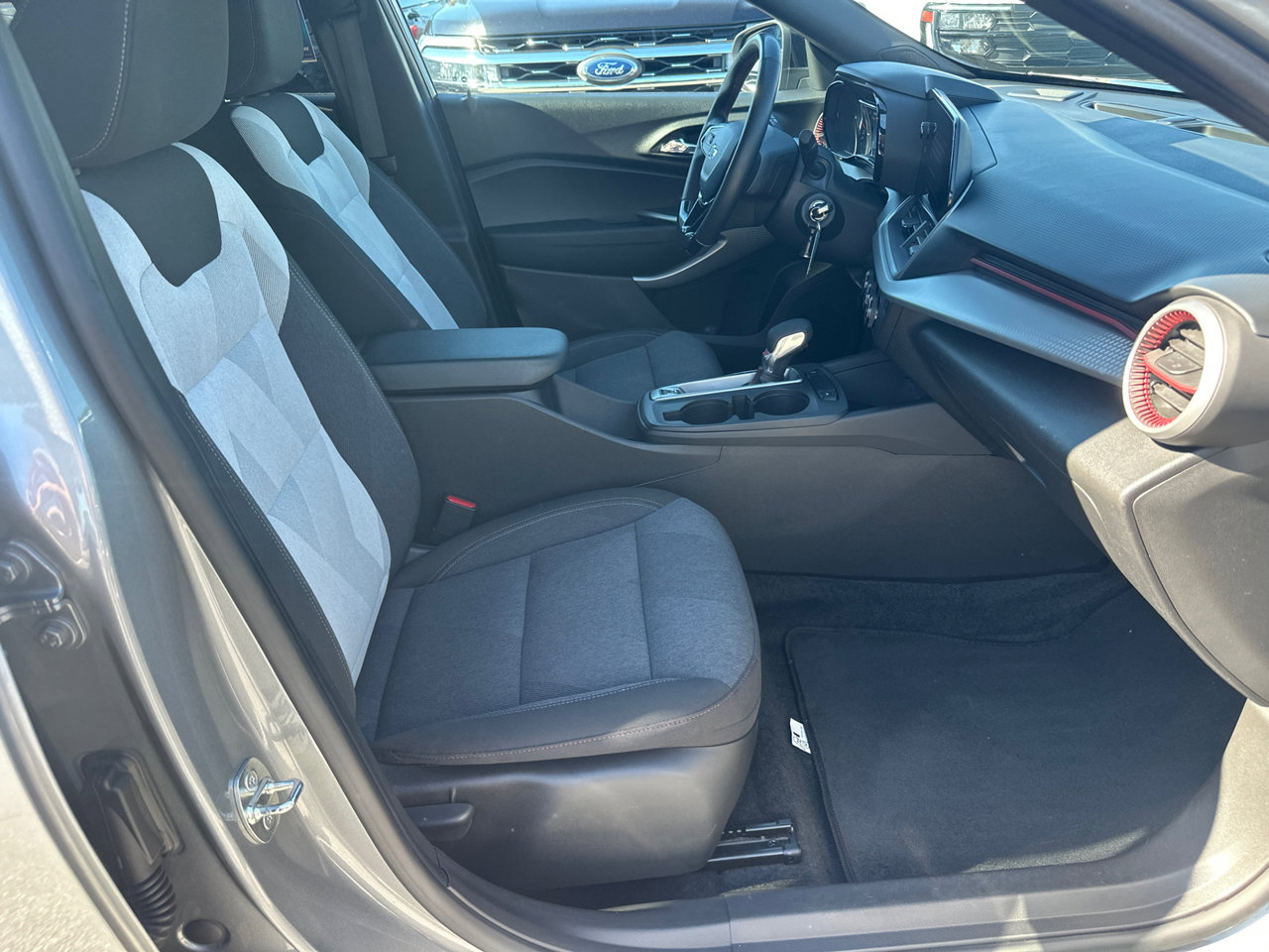 Used 2024 Chevrolet Trax RS w/ Driver Confidence Package FWD image 13