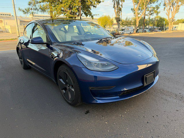 Used 2023 Tesla Model 3 Standard Range image 2