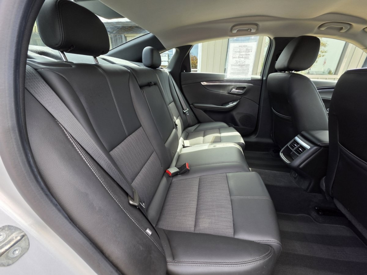 Used 2018 Chevrolet Impala LT FWD image 13