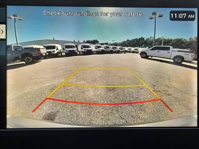 Used 2025 Hyundai Elantra SE image 13