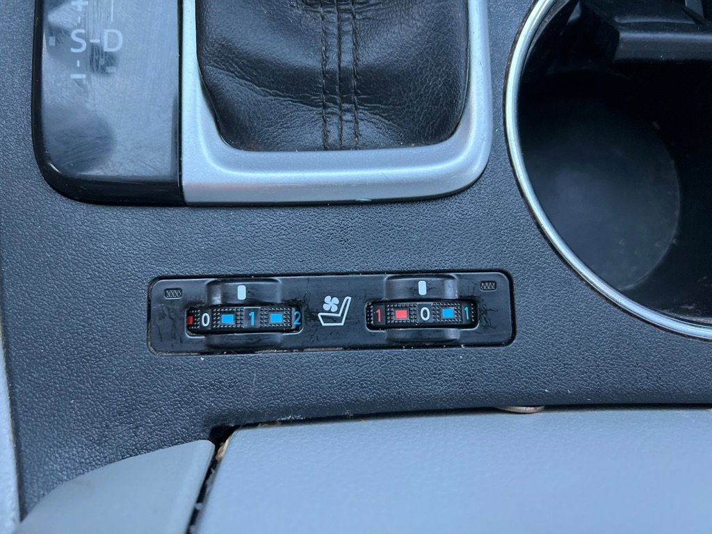 Used 2015 Toyota Highlander Limited image 17