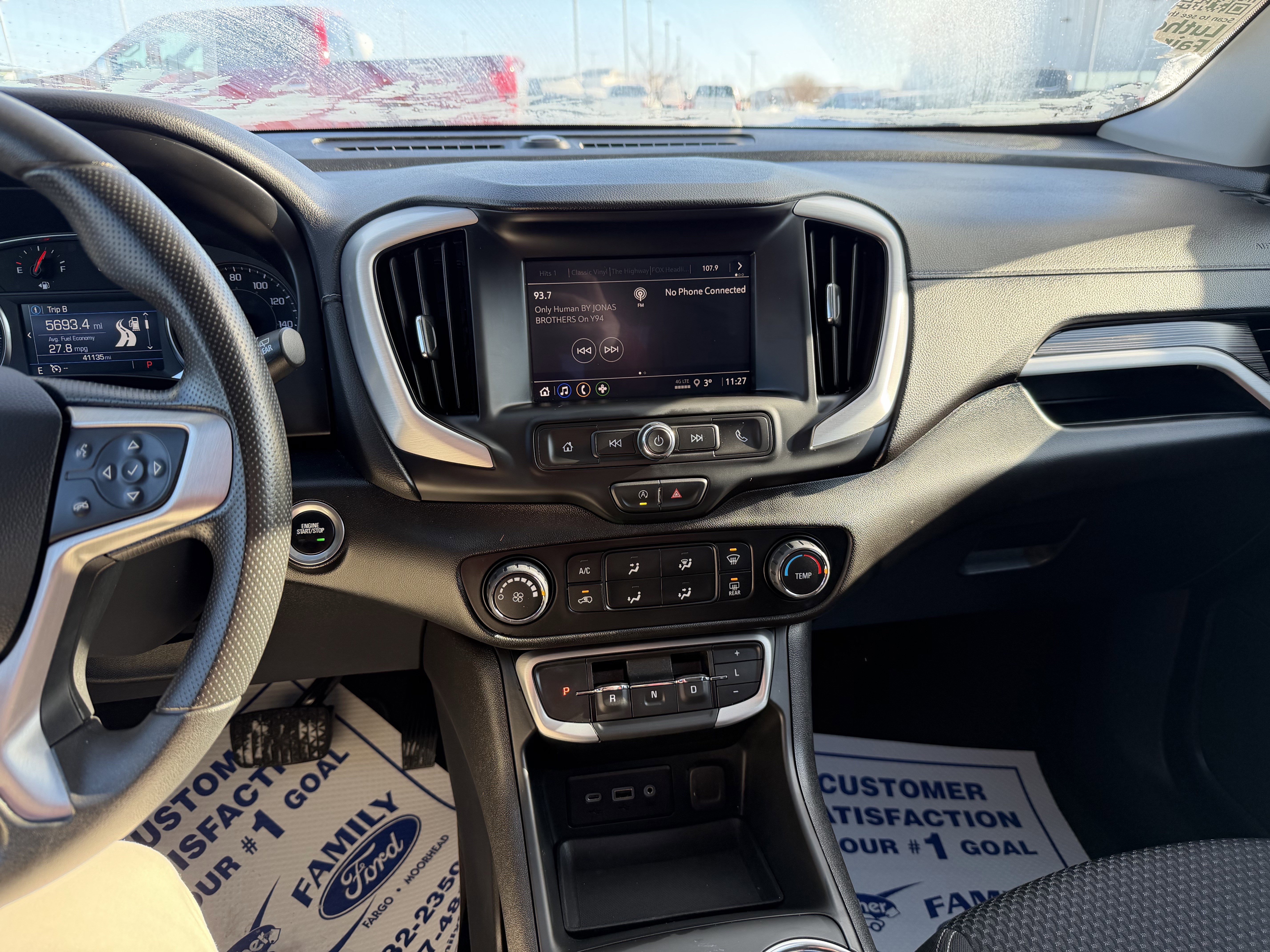 Used 2024 GMC Terrain SLE image 10