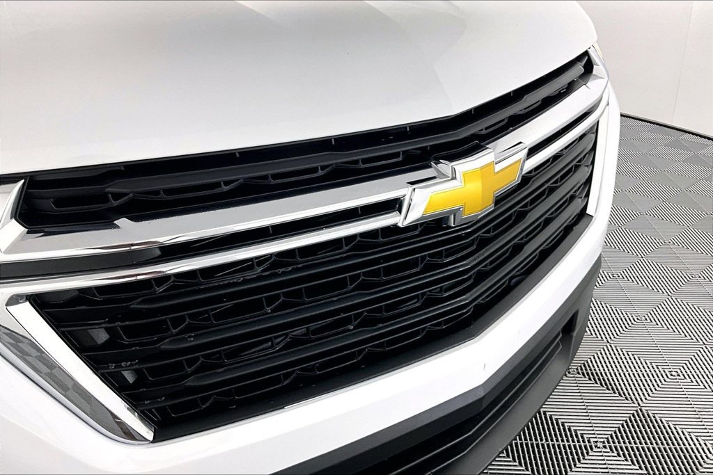 Used 2023 Chevrolet Traverse LS FWD image 31