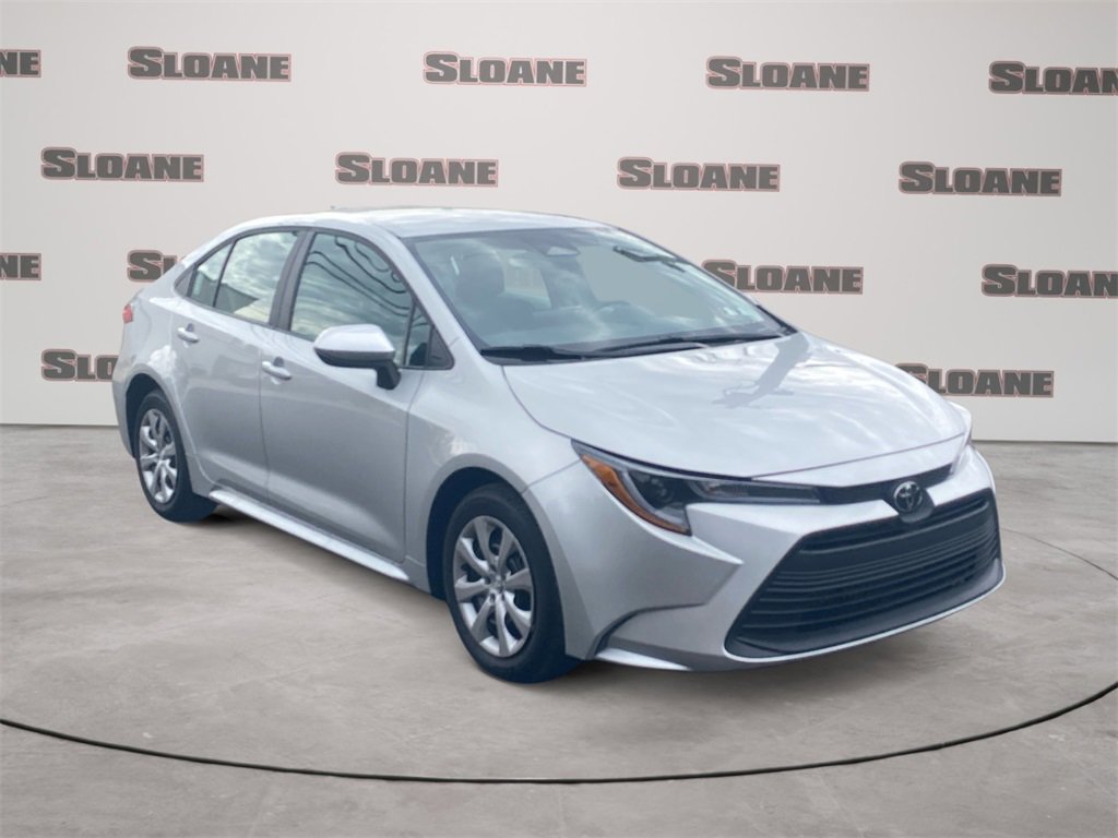 Used 2025 Toyota Corolla LE image 4