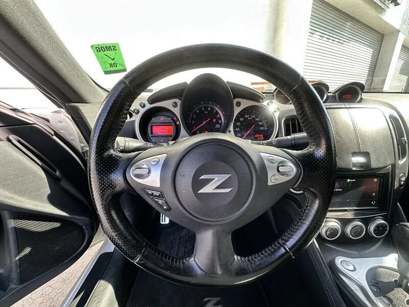 Used 2018 Nissan 370Z Coupe RWD image 30