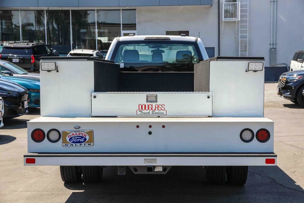 New 2024 Ford F450 XL w/ XL Chrome Package RWD image 5