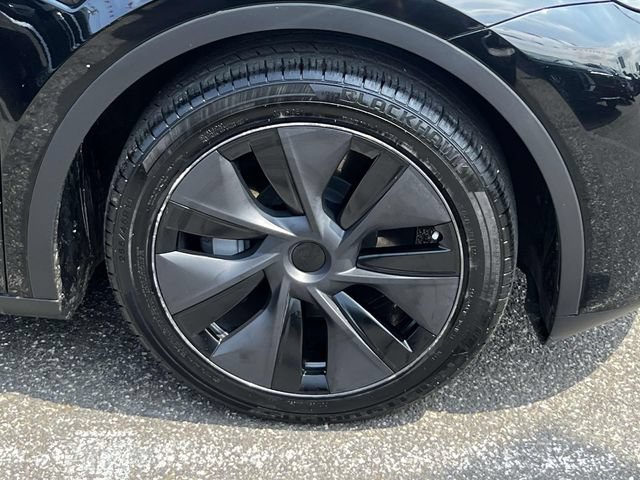 Used 2025 Tesla Model Y Long Range AWD/4WD image 7