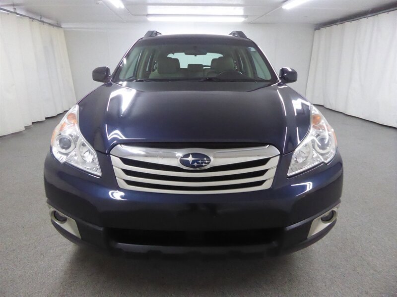 Used 2012 Subaru Outback 2.5i w/ Alloy Wheel Pkg AWD/4WD image 2