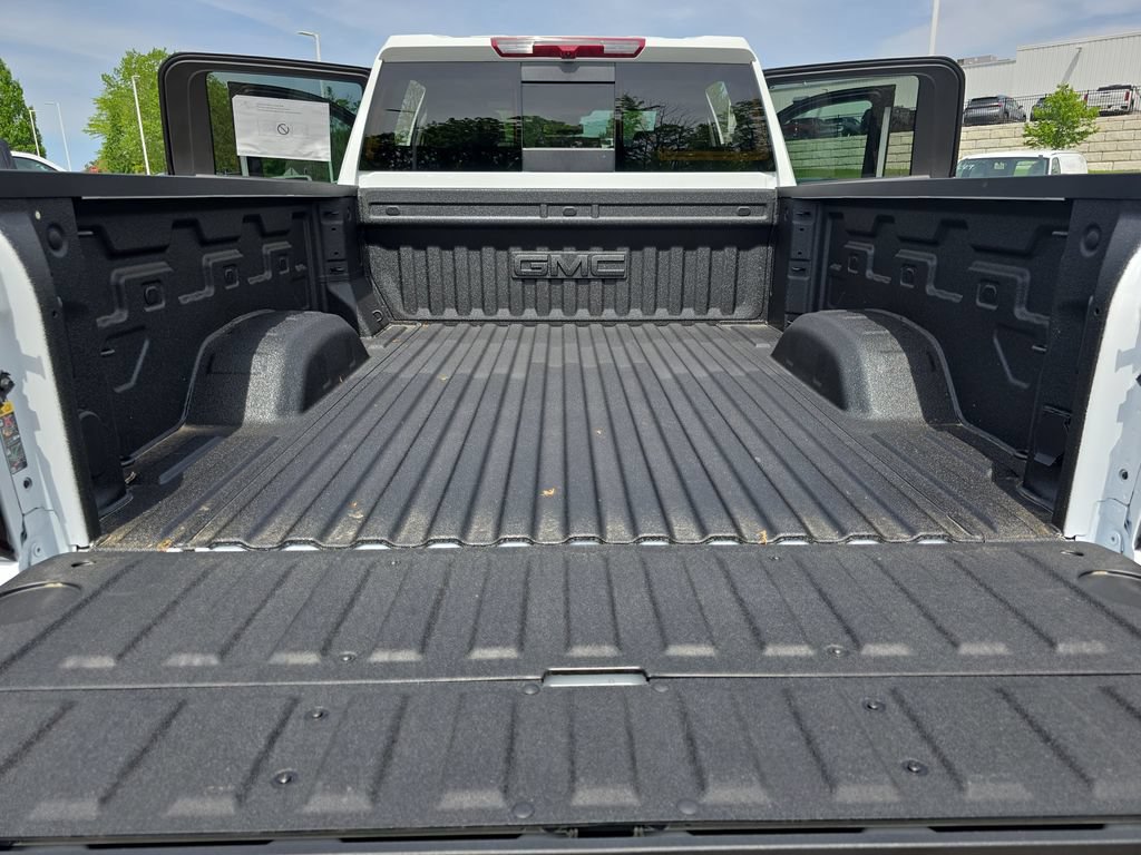 New 2026 GMC Sierra 2500 SLT w/ SLT Premium Package AWD/4WD image 12