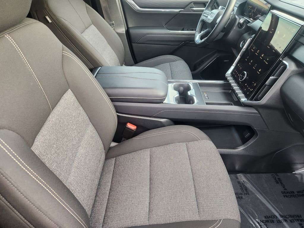 Used 2025 GMC Acadia Elevation image 15