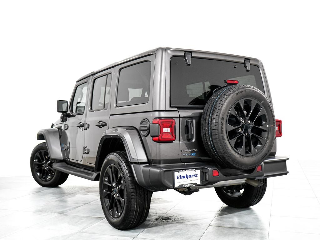 Used 2025 Jeep Wrangler Unlimited Sahara AWD/4WD image 5