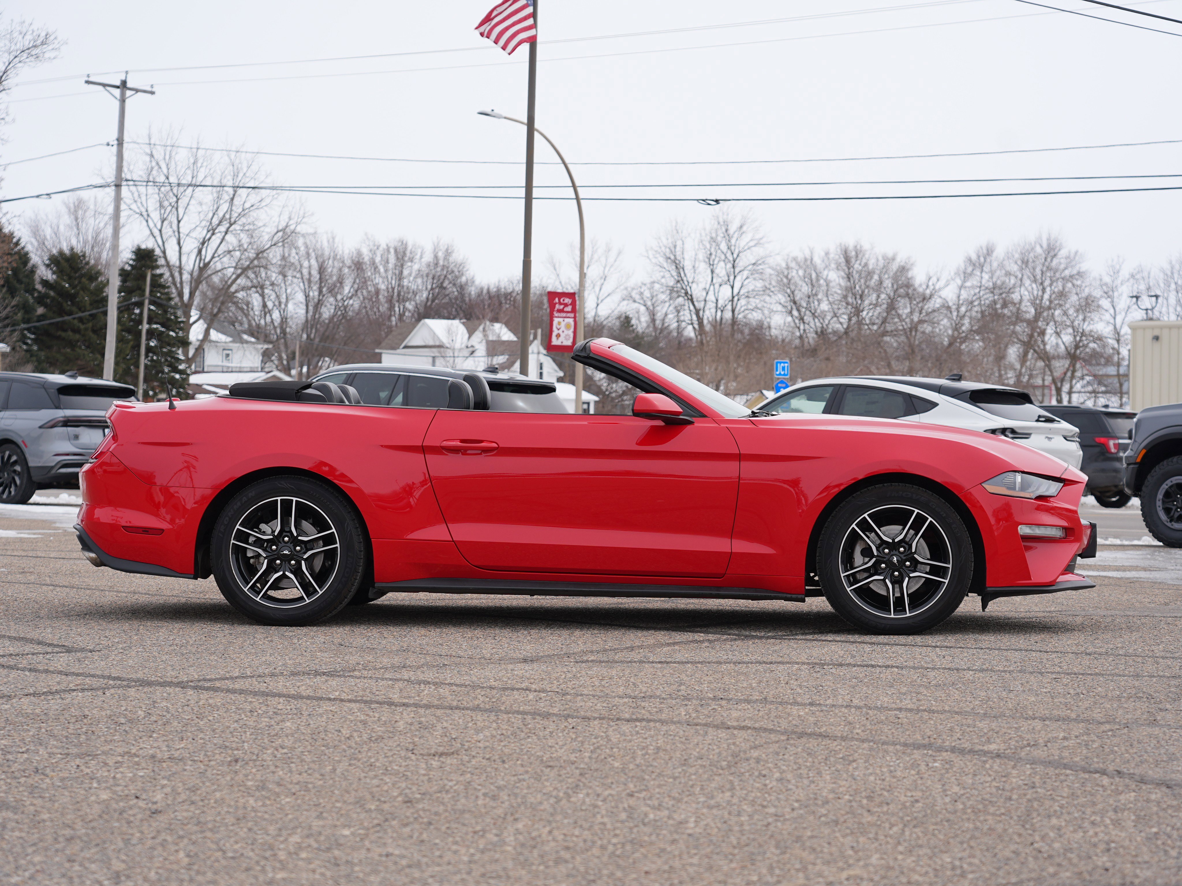 Used 2022 Ford Mustang Premium image 3
