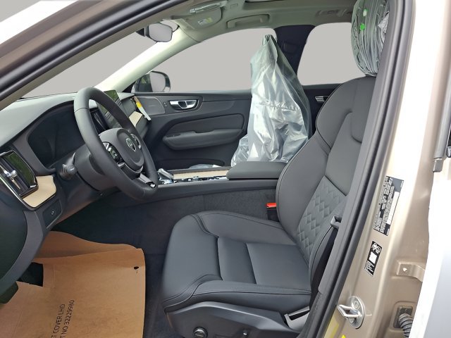New 2026 Volvo XC60 B5 Plus w/ Protection Package Premier AWD/4WD image 6