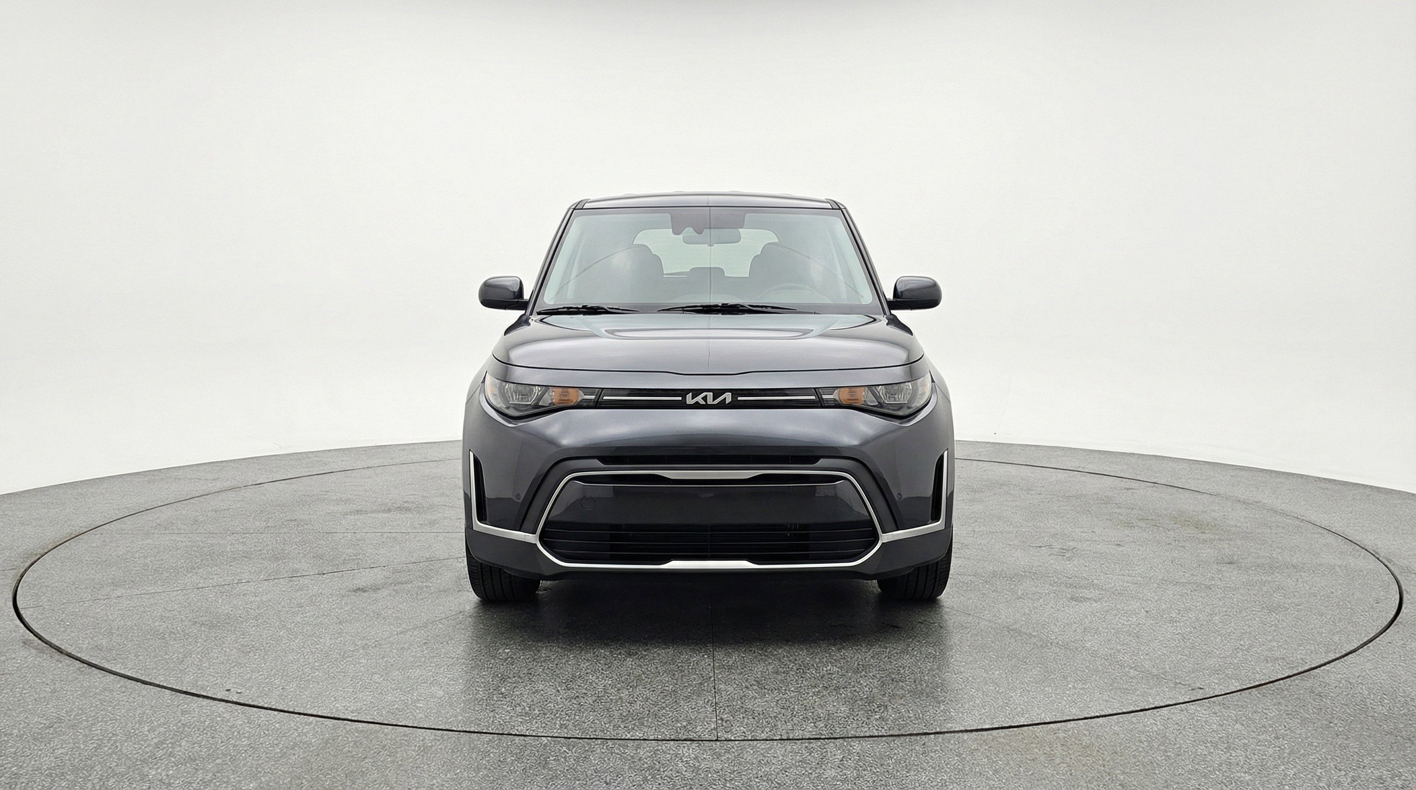 Used 2025 Kia Soul LX w/ LX Technology Package image 2