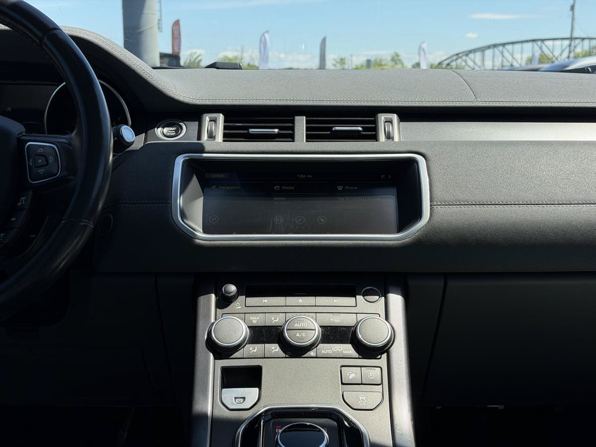 Used 2019 Land Rover Range Rover Evoque SE AWD/4WD image 21